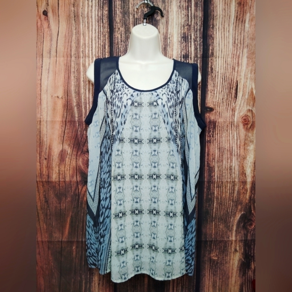 CAbi geometric women's sleeveless top size Medium
